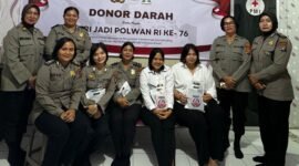 Polisi wanita (polwan) Polres Polres langkat menggelar donor darah. Puluhan kantong berhasil dikumpulkan dalam kegiatan ini.
Donor darah dalam rangka memperingati Hari Jadi Polisi Wanita (Polwan) ke-76 ini berlangsung di Kantor PMI Kabupaten Langkat , Selasa (20/8/2024)