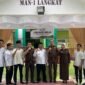 Foto bersama Kejari Langkat di MAN 1 Langkat Tanjung Pura, Selasa (21/5)