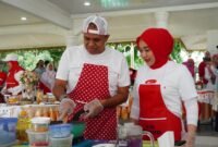 Pj BUpati Langkat Faisal Hasrimi ikut ambil bagian pada lomba memasak antar Forkopimda dalam rangkain memeriahkan HUT RI Ke-79 Tahun.(yong)