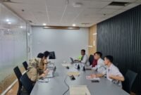 Pengurus Pusat Kesatuan Aksi Mahasiswa Muslim Indonesia (PP KAMMI) mendatangi kantor Kementerian Lingkungan Hidup dan Kehutanan (KLHK) di Jakarta pada Senin, 19 Agustus 2024. Kelompok aktivis yang baru satu bulan dilantik ini menyampaikan kajian beserta catatan kritisnya 