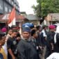 Ratusan umat Islam yang tergabung dalam Forum Umat Islam (FUI) Sumatera Utara, menggelar aksi unjukrasa damai dengan  menggeruduk Pondok Pesantren Ma'rufatulloh Kolo Saketi pimpinan Kyai M. Amar Al Hafidz, yang beralamat di Jalan Danau Sentani, Kelurahan Tunggurono, Kecamatan Binjai Timur, Selasa (20/8). (kusmul)