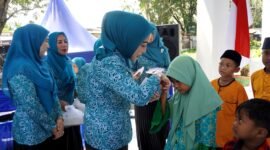 Ketua TP PKK Kabupaten Langkat, Ny. Uke Faisal Hasrimy, menghadiri pertemuan bulanan TP PKK Kabupaten Langkat bersama TP PKK Kecamatan se-Kabupaten Langkat di Museum Daerah Tanjung Pura, Kamis (5/9/2024)