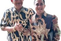 Pilkada Happy ; Calon Wakil Bupati Langkat Adli Tama Hidayat Sembiring menyapa hormat rivalnya pada Pilkada Langkat 2024  H Syah Afandin. (Ist)