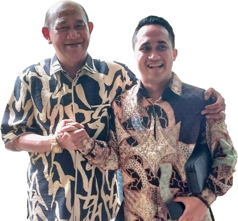 Pilkada Happy ; Calon Wakil Bupati Langkat Adli Tama Hidayat Sembiring menyapa hormat rivalnya pada Pilkada Langkat 2024  H Syah Afandin. (Ist)