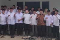 Bapaslon BUpati Langkat Iskandar Sugito dan Adli Tama Hidayat Sembiring saat silaturahmi ke Kantor MUI Langkat meminta Nasehat kepada para Ulama.(Reza)