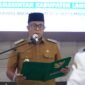 Pj BUpati Langkat Fasisal Hasrimy saat melantik pejabat eselon dilingkungan kerjanya.(is)