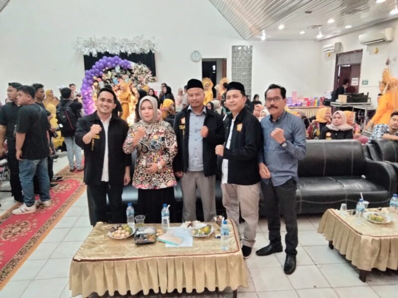 Bacalon Wakil Bupati Langkat Adli Tama Hidayat SEmbiring saat menghadiri acara Pelantikan HIPKI Kab Langkat digedung UDW Pangkalan Brandan. (Yong)