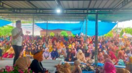 Calon Wakil BUpati Langkat Adli Tama Hidayat Sembiring ketika hadir diacara Maulid Nabi Besar Muhammad SAW di Secanggang.(Tim)