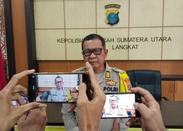 AKP Rajendra saat diwawancarai oleh wartawan, Rabu (16/10)