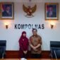 Meilisya Ramadhani (kiri) bersama Ketua Harian Kompolnas Benny Mamoto (kiri)