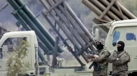 Pasukan Hizbullah tengah bersiaga dekat perbatasan Lebanon-Israel | Foto: AFP