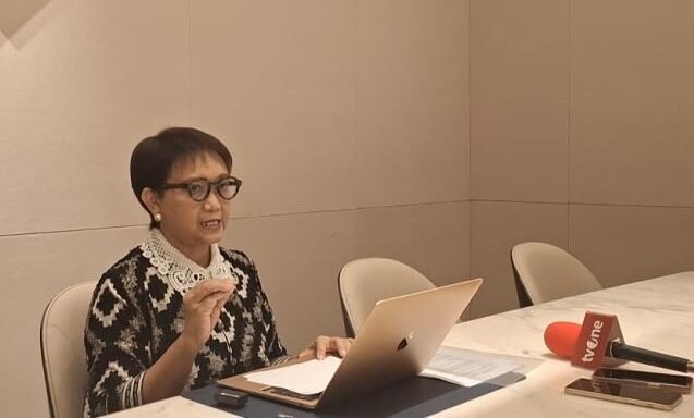 Menlu RI Retno Marsudi saat memberikan keterangan pers soal serangan Israel terhadap pasukan TNI di Lebanon, Jumat (11/10/2024).