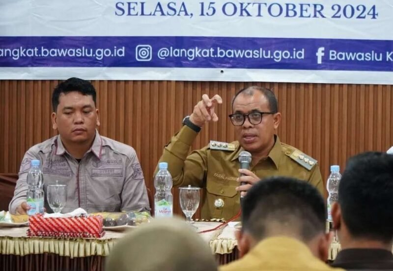 Penjabat (Pj) Bupati Langkat, Faisala Hasrimy memberikan sambutannya dalam kegiatan sosialisasi pengawasan dan pencegahan pelanggaran netralitas ASN, di Stabat, Selasa (15/10/2024). (Foto: Diskominfo Langkat).