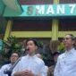 Wakil Presiden RI Terpilih Gibran Rakabuming Raka bersama Penjabat Gubernur DKI Jakarta Heru Budi Hartono usai pantau uji coba makan siang bergizi gratis di SMAN 70 Jakarta Selatan, Rabu (9/10/2024).