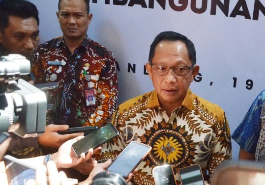 Menteri Dalam Negeri (Mendagri) Tito Karnavian sebut Prabowo tetapkan pelaksanaan Pilkada jadi Hari Libur Nasional.