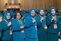 Ny. Uke Retno Wahyuni Faisal Hasrimy, menghadiri acara Pelantikan Ketua Umum dan Pengurus Pusat TP. PKK serta Pengukuhan Ketua Umum dan Pengurus Pusat Tim Pembina Posyandu masa bakti 2024-2029.