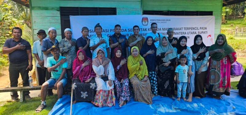 Sosialisasi kepada masyarakat terpencil yang digelar KPU Langkat dibeberapa dusun terpencil di Kabupaten Langkat.(yong)