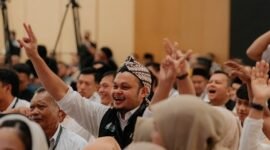 Suasana kemeriahan pendukung Paslon Iskandar - Adli saat debat publik ke dua di Medan (11/11)