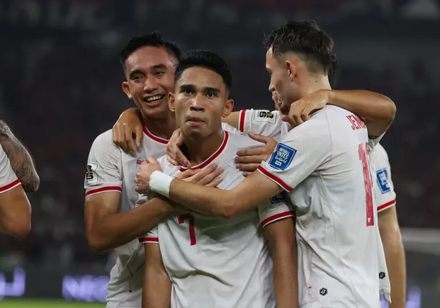Gelandang Timnas Indonesia, Marselino Ferdinan, mencetak gol ke Gawang Arab Saudi pada matchday 6 Kualifikasi Piala Dunia 2026 Zona Asia di Stadion Utama Gelora Bung Karno (SUGBK), pada Selasa (19/11/2024) malam WIB. (Bola.com/Abdul Aziz