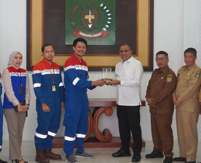 Pj Bupati Langkat H. M. Faisal Hasrimy terima kunjungan Field Manager baru PT Pertamina EP Pangkalan Susu, bahas program besar di Langkat. (Foto: istimewa/ikp/kominfolangkat)