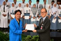 Yayasan OGFICE Berikan Beasiswa Kepada Generasi Muda Bontang