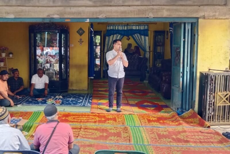 Adli Tama Sembiring saat bersilaturahmi di Desa Sematar, Kecamatan Bahorok, Minggu (17/11)