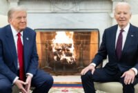 Presiden terpilih AS Donald Trump bertemu dengan Presiden Joe Biden di Gedung Putih hari Rabu (13/11)