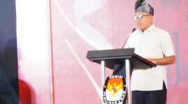 Pj Bupati Langkat Faisal Hasrimy saat membuka acara Debat Kedua Paslon Bupati dan Wakil Bupati Langkat di Hotel Arya Duta Medan, Senin (11/11).