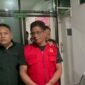 Tersangka RSN (baju merah) diduga kuat terlibat dalam skandal korupsi di PDAM Tirtasari Binjai