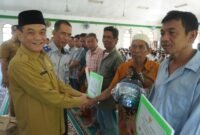 Pemkab Langkat melakukan penyerahan bantuan sosial berupa bantuan kepada bilal mayit dan penggali kubur dari Kecamatan Stabat, Secanggang, Binjai, dan Hinai.