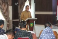 Sekda Amril saat membuka Focus Group Discussion (FGD) ke-2 tentang Penyusunan Pedoman Pelaksanaan Tanggung Jawab Sosial Perusahaan (TJSP), Senin (16/12)