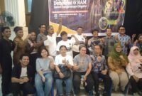 Anggota koperas TKBM Pangkalan Susu mengikuti kegiatan Catatan Akhir Tahun LBH Medan, Senin (23/12)