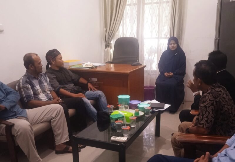 Koperasi TKBM Pangkalan Susu melaksanakan diskusi ringan bersama anggota DPRD Fraksi PKS di Langkat, Jumat (27/12)