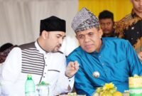 Dalam tausyiahnya, Ustadz Ahmad Al-Habsyi mengingatkan pentingnya memperlakukan manusia dengan baik. “Jika kita belum bisa memberikan manfaat, jangan memberikan mudarat. Jika kita belum bisa memberi kebahagiaan, jangan memberi kesedihan. Dan jika kita belum bisa memuji, jangan mencela,”