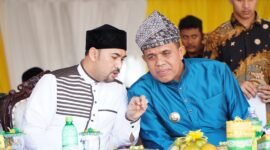 Dalam tausyiahnya, Ustadz Ahmad Al-Habsyi mengingatkan pentingnya memperlakukan manusia dengan baik. “Jika kita belum bisa memberikan manfaat, jangan memberikan mudarat. Jika kita belum bisa memberi kebahagiaan, jangan memberi kesedihan. Dan jika kita belum bisa memuji, jangan mencela,”