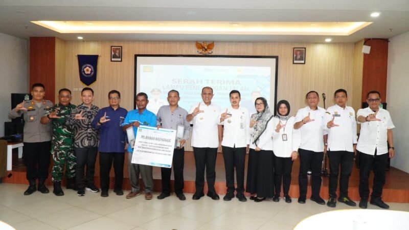 Pj Bupati Langkat Hadiri Serah Terima Lampu Penerangan Jalan Desa Sei Siur dan Tanjung Pasir.(ist)