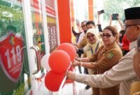 Peresmian PSC 119 ditandai dengan penandatanganan prasasti dan pemotongan pita oleh Pj. Bupati. Setelah itu, rombongan berkeliling melihat fasilitas di dalam gedung, termasuk ruang Call Center, Ruang Pimpinan, Ruang Tata Usaha, Ruang Obat, Kamar Petugas, Ruang Aula, Toilet, Gudang, dan Ruang Pantri.(yong)