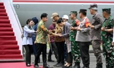 Gibran dan Bobby Nasution Sambut Calon Jemaah Haji Sumut