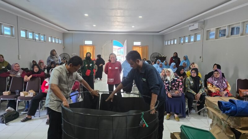 Keterangan : Pelatihan tentang replikasi pertanian terpadu berbasis maggot dan budidaya lele bioflok bagi Kelompok Wanita Tani (KWT) di Kecamatan Anggana, Kutai Kartanegara.(Ist)